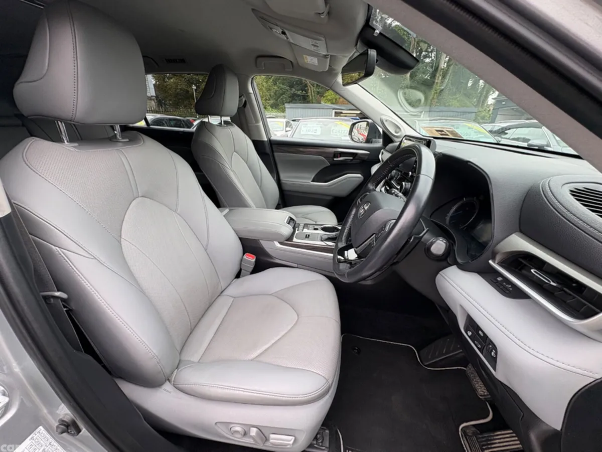 Toyota Highlander SUV, Petrol Hybrid, 2022, Grey