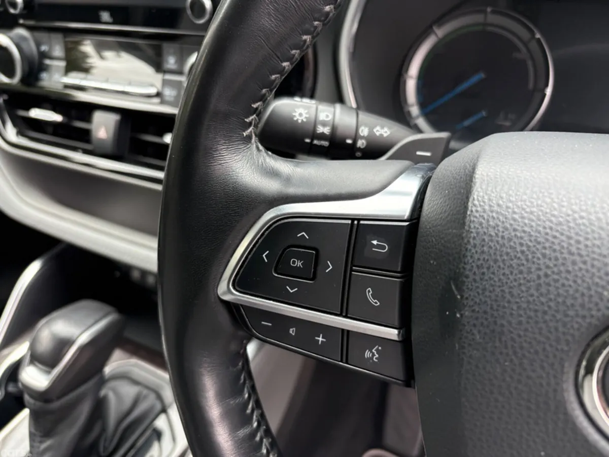 Toyota Highlander SUV, Petrol Hybrid, 2022, Grey