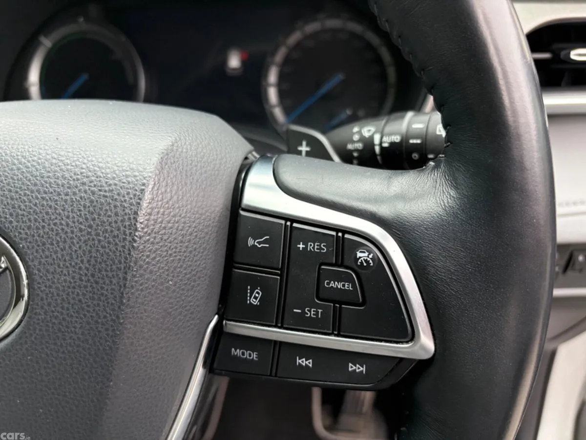 Toyota Highlander SUV, Petrol Hybrid, 2022, Grey
