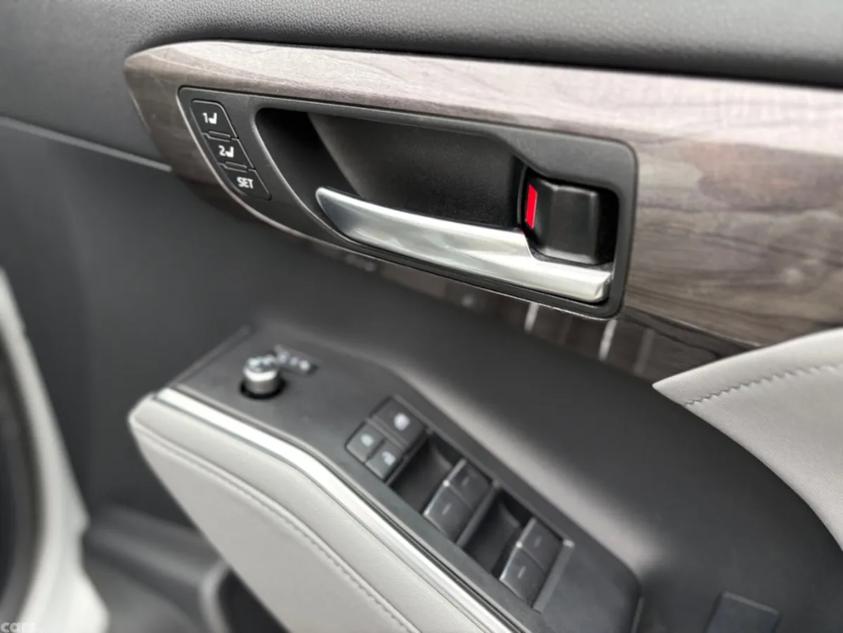 Toyota Highlander SUV, Petrol Hybrid, 2022, Grey