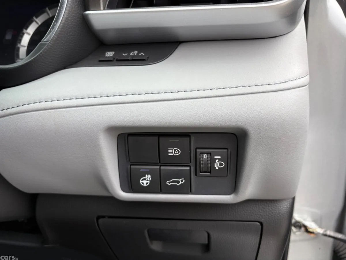 Toyota Highlander SUV, Petrol Hybrid, 2022, Grey