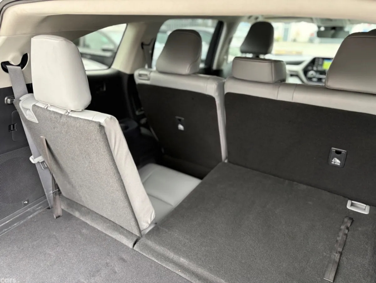 Toyota Highlander SUV, Petrol Hybrid, 2022, Grey