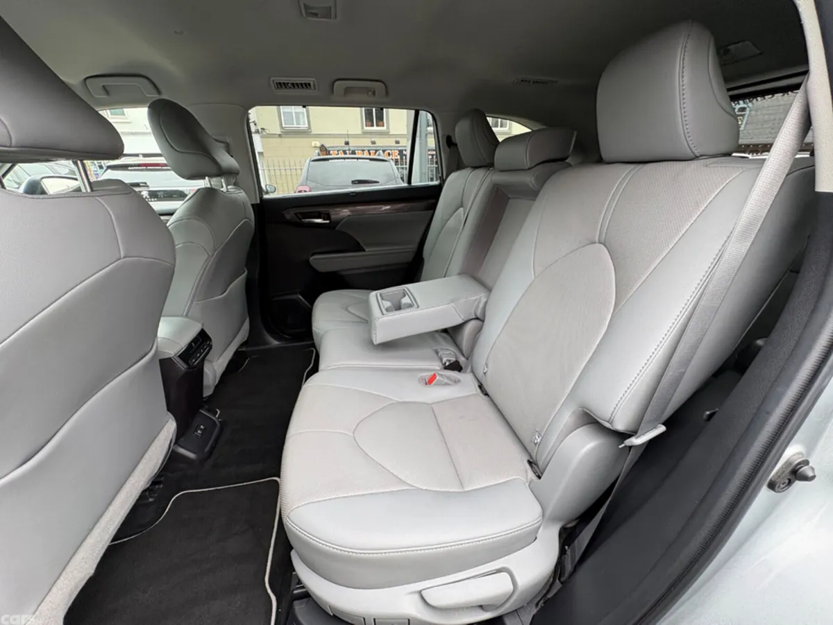 Toyota Highlander SUV, Petrol Hybrid, 2022, Grey