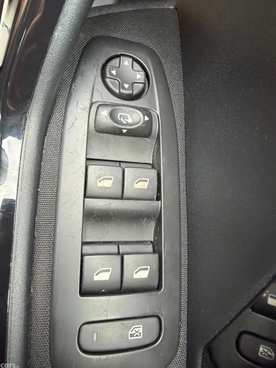 Peugeot 208 Hatchback, Petrol, 2015, Black