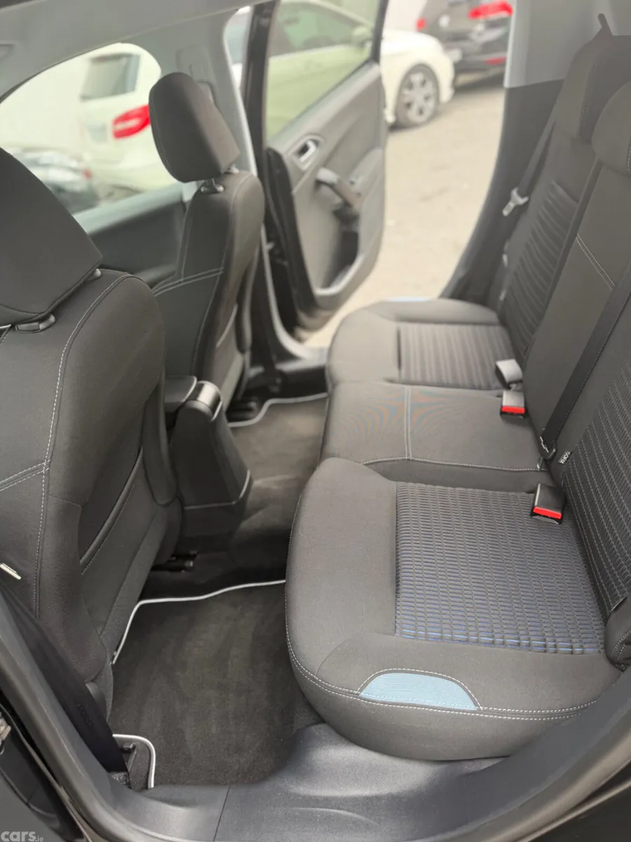 Peugeot 208 Hatchback, Petrol, 2015, Black