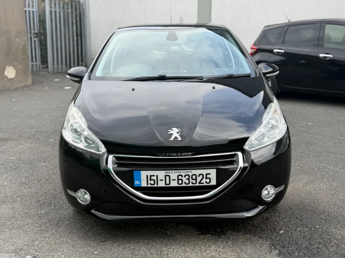 Peugeot 208 Hatchback, Petrol, 2015, Black