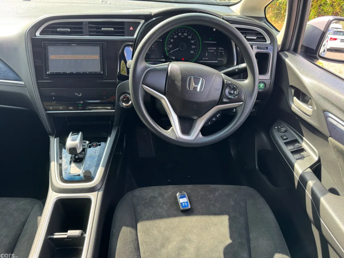 Honda Shuttle Estate, Petrol Hybrid, 2019, Silver