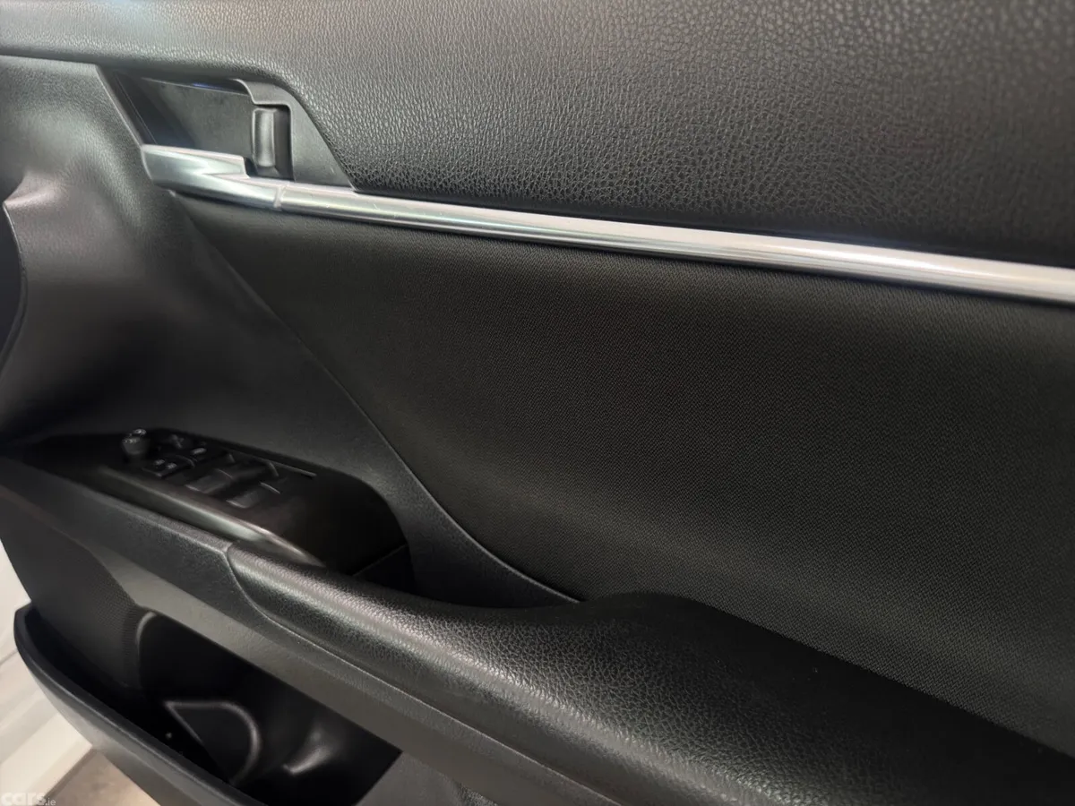 Toyota Camry Saloon, Petrol Hybrid, 2021, White