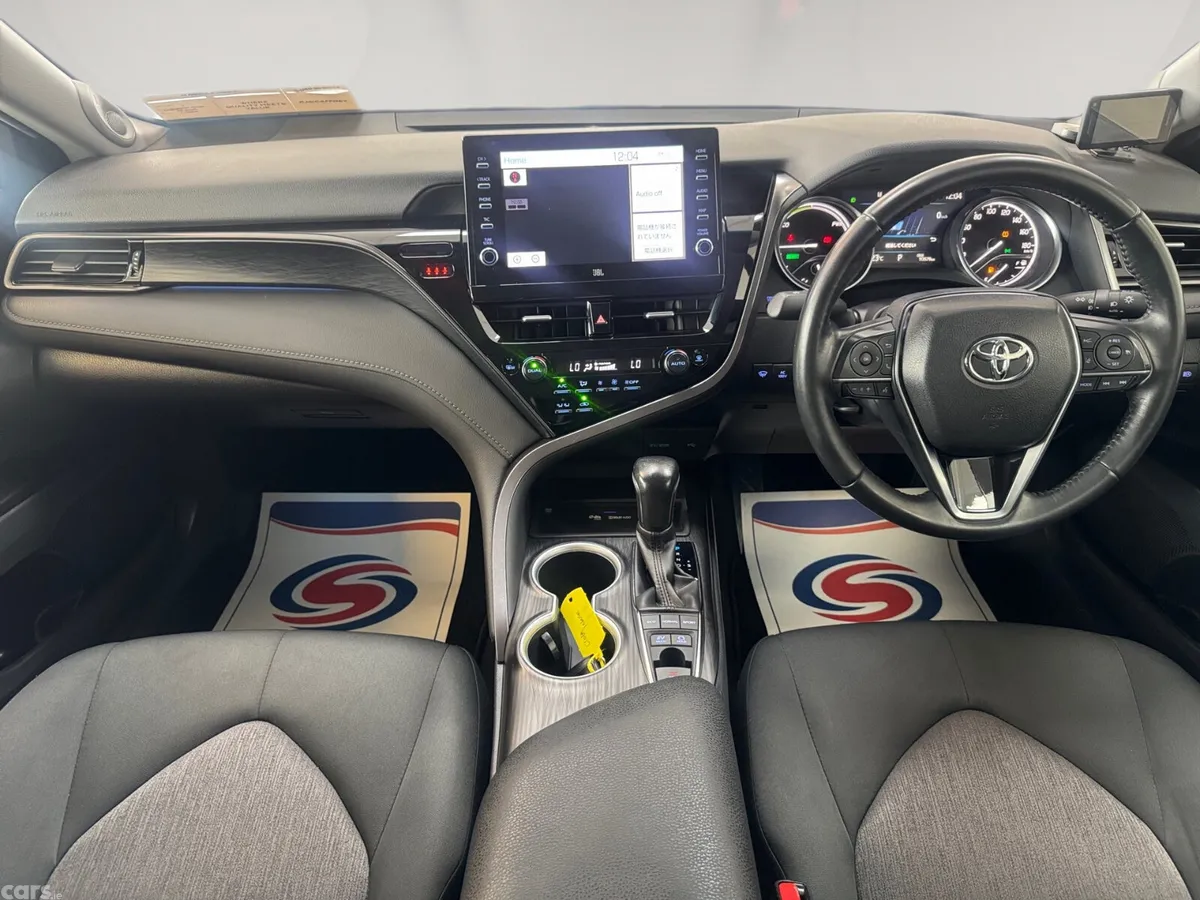 Toyota Camry Saloon, Petrol Hybrid, 2021, White