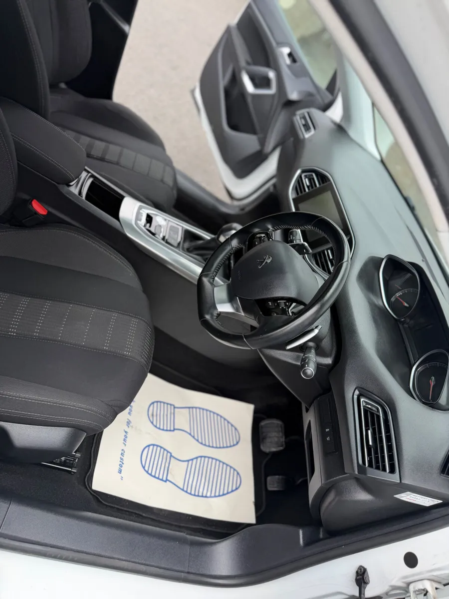 Peugeot 308 Estate, Petrol, 2017, White