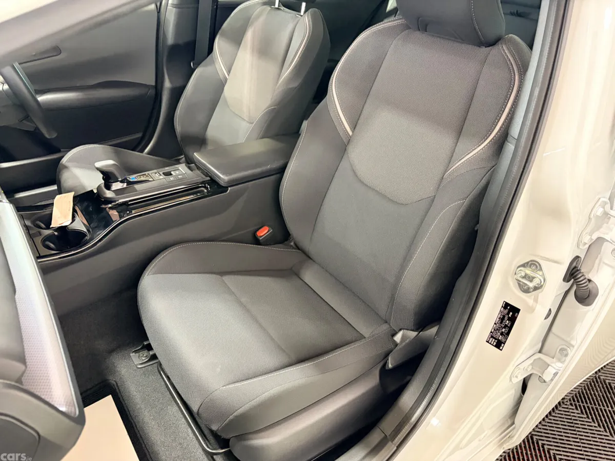 Toyota Prius Hatchback, Petrol Hybrid, 2023, White