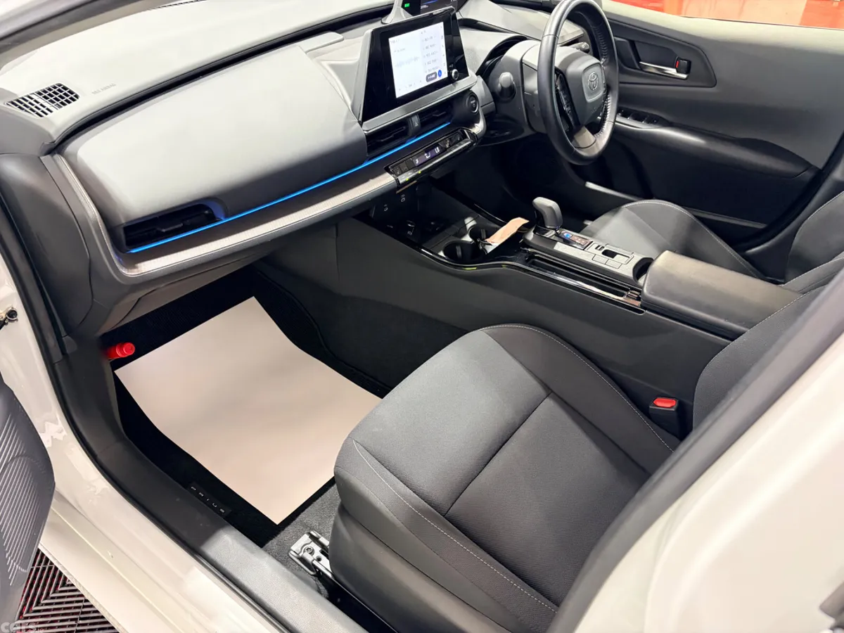 Toyota Prius Hatchback, Petrol Hybrid, 2023, White