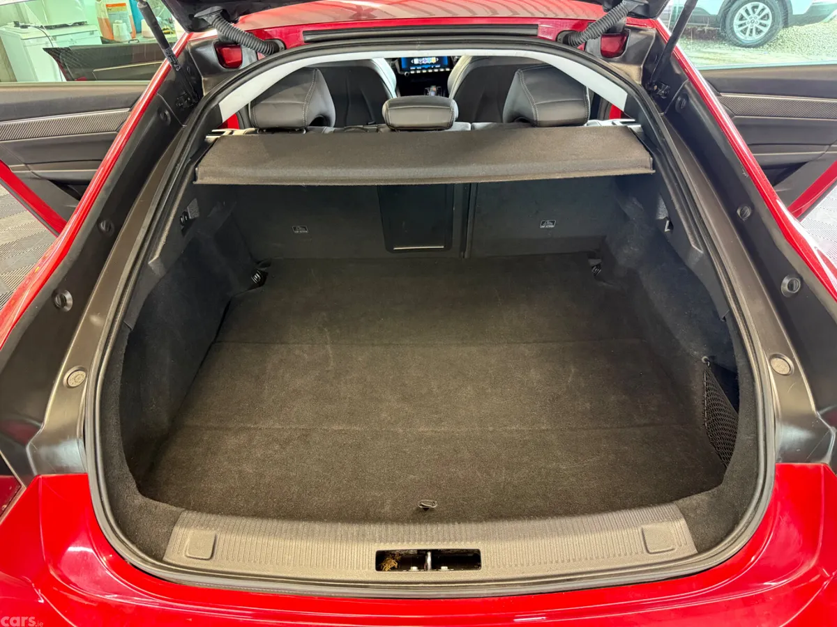Peugeot 508 Hatchback, Diesel, 2019, Red