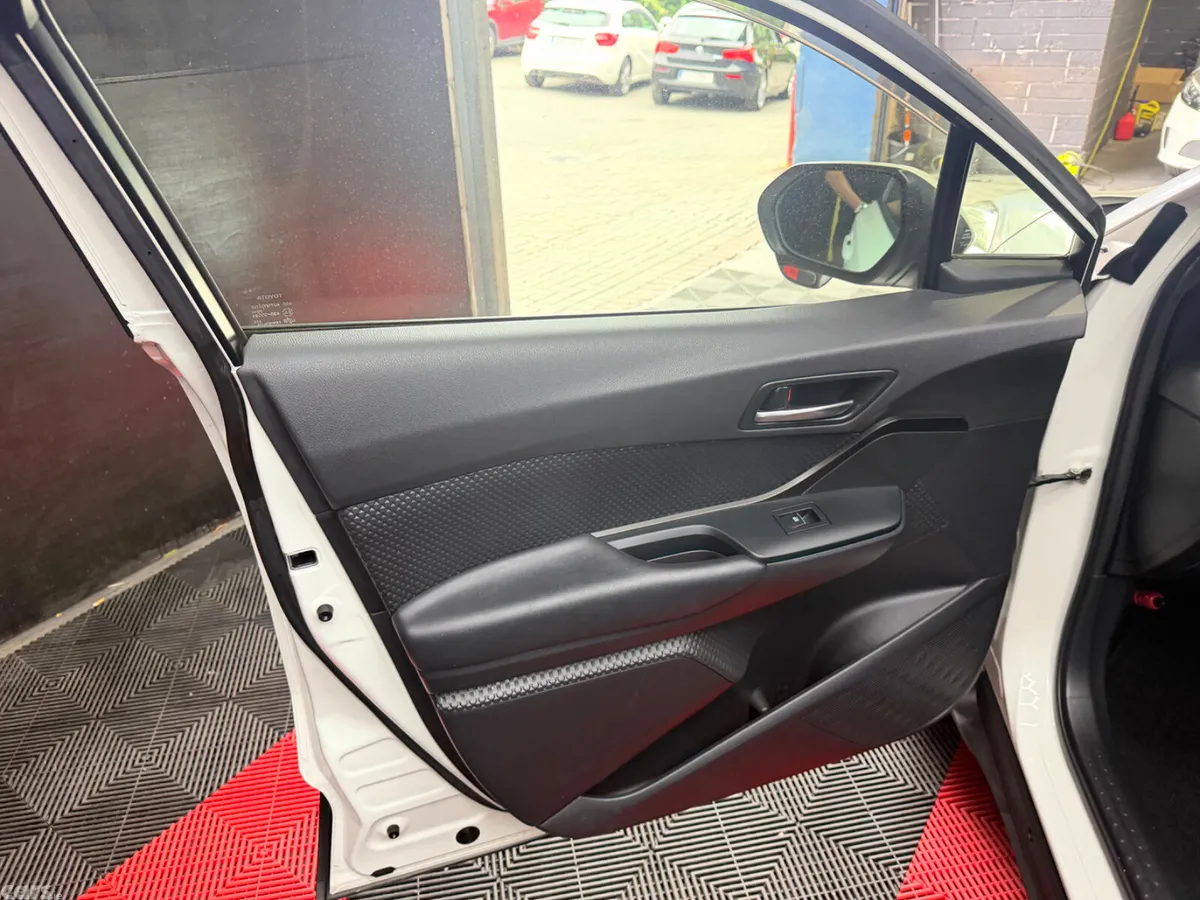 Toyota C-HR Van, Petrol Hybrid, 2018, White