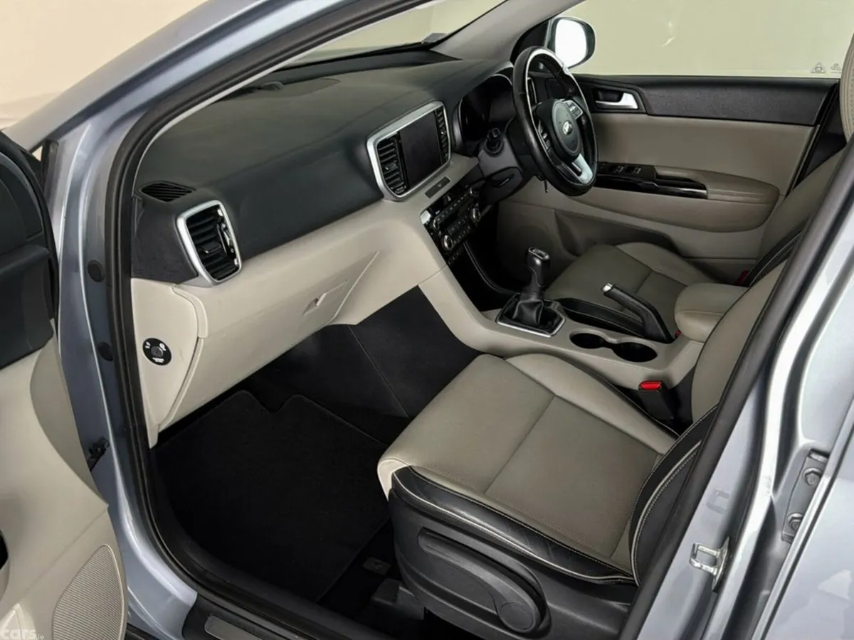Kia Sportage SUV, Diesel Hybrid, 2021, Grey