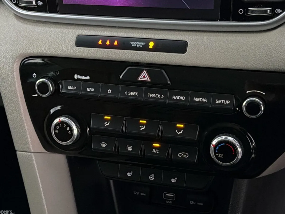Kia Sportage SUV, Diesel Hybrid, 2021, Grey