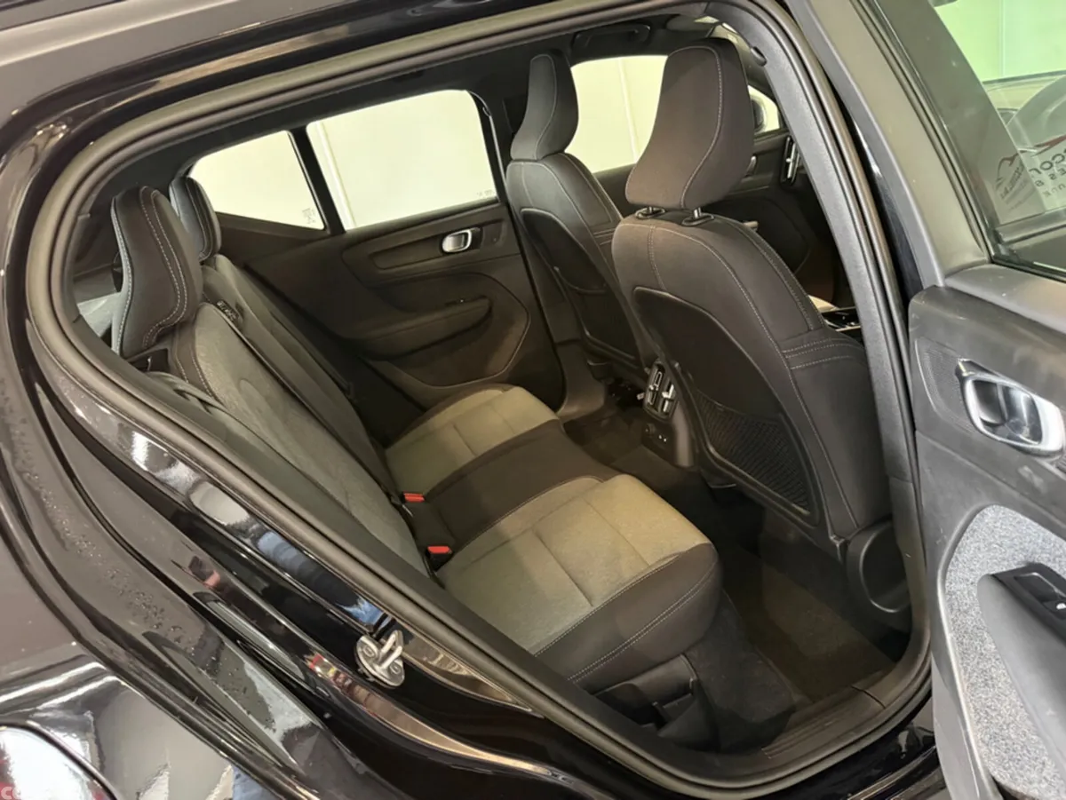 Volvo XC40 Estate, Petrol Plug-in Hybrid, 2023, Black