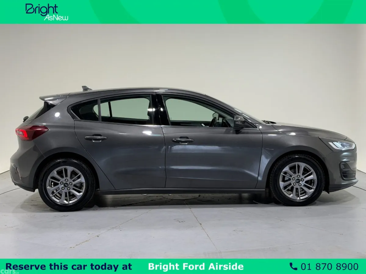 Ford Focus Hatchback, Diesel, 2023, Grey