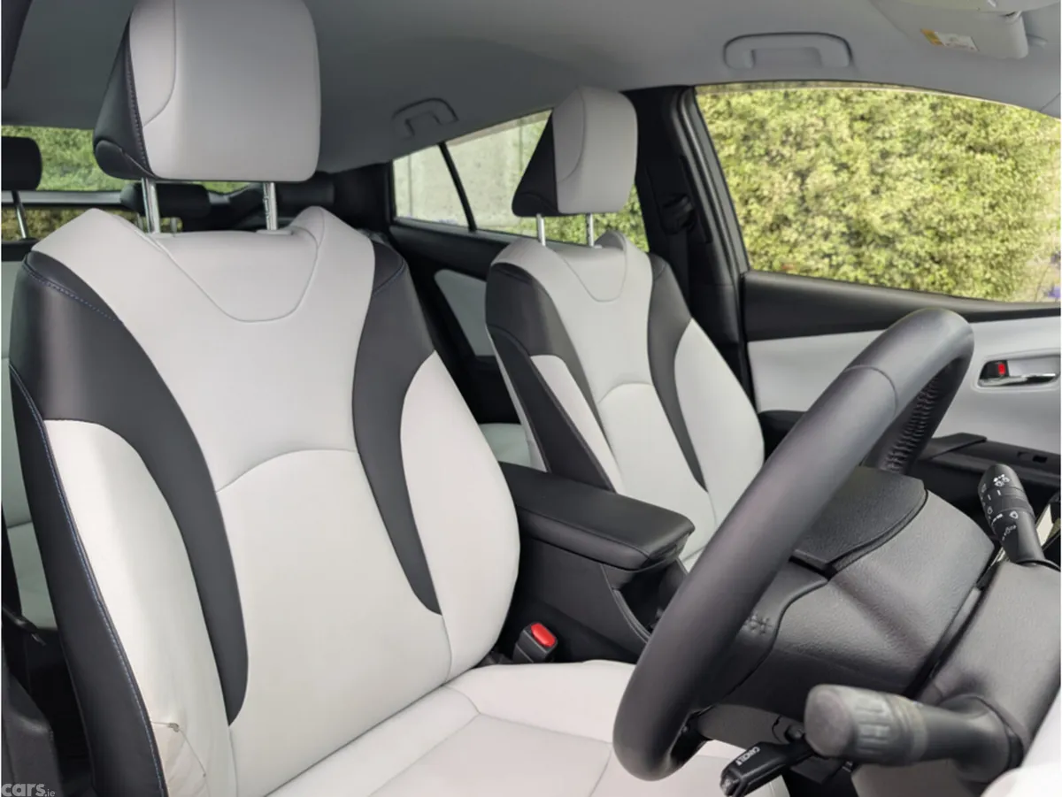 Toyota Prius Saloon, Petrol Hybrid, 2020, Silver