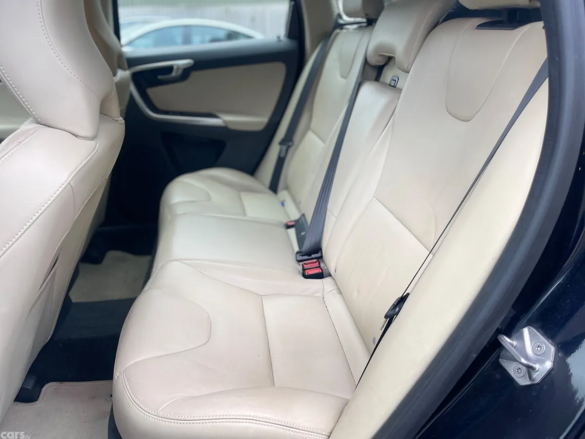 Volvo XC60 SUV, Diesel, 2017, Blue