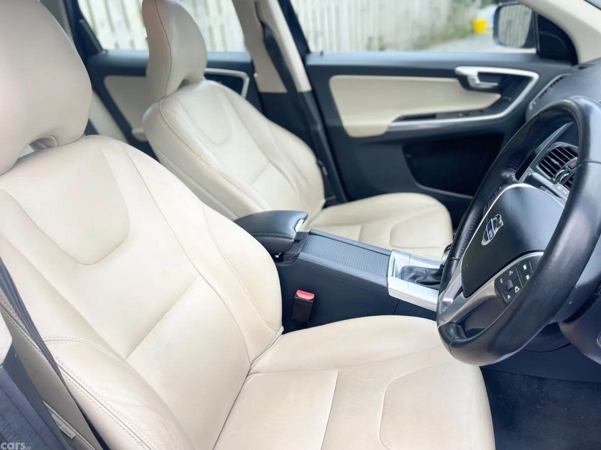 Volvo XC60 SUV, Diesel, 2017, Blue