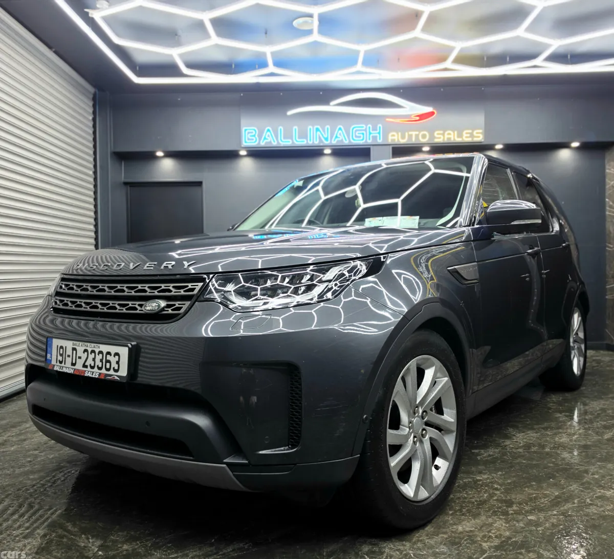 Land Rover Discovery SUV, Diesel, 2019, Grey