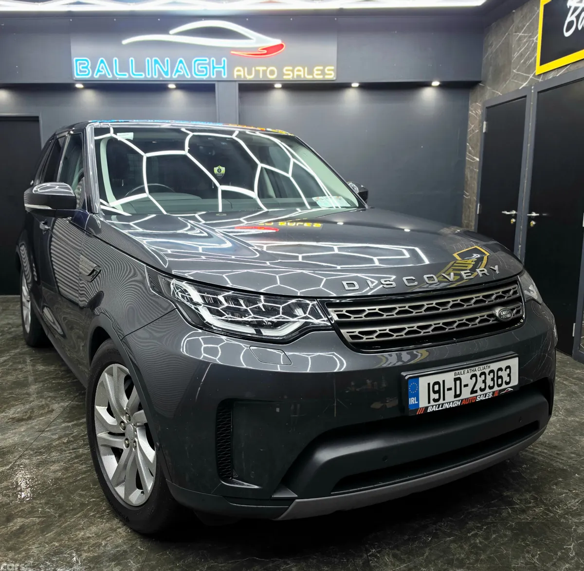 Land Rover Discovery SUV, Diesel, 2019, Grey