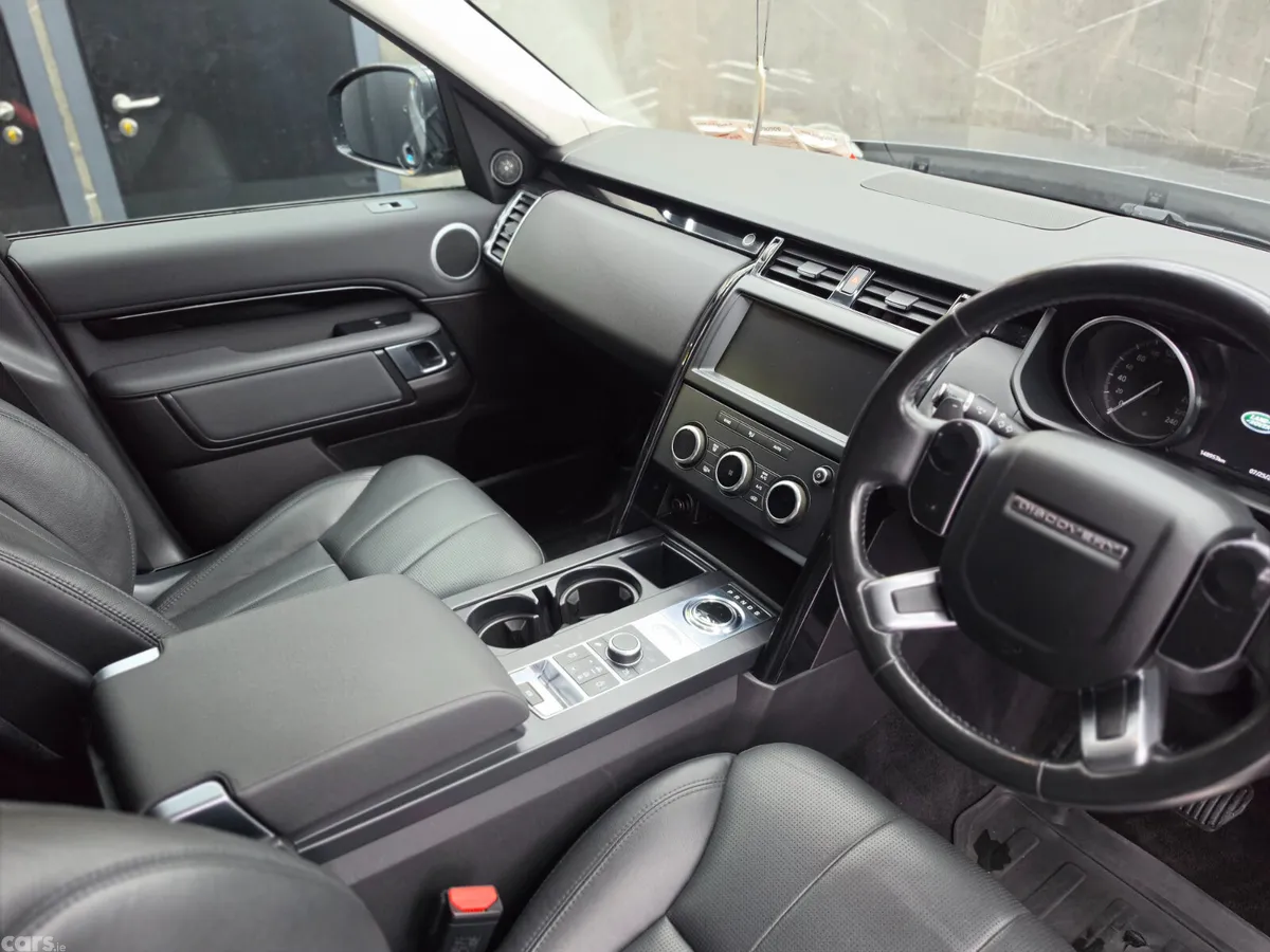 Land Rover Discovery SUV, Diesel, 2019, Grey