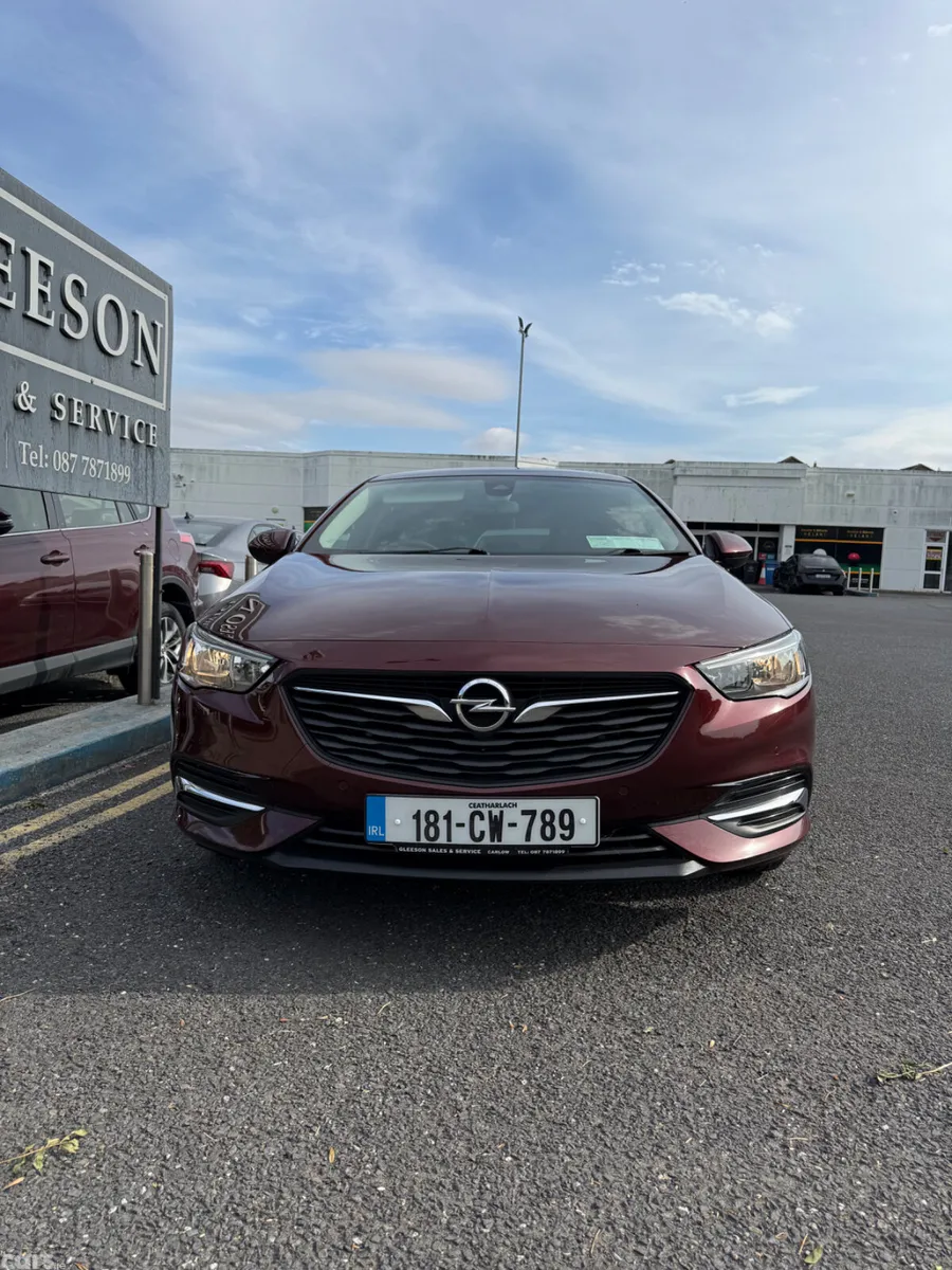Opel Insignia Hatchback, Diesel, 2018, Red