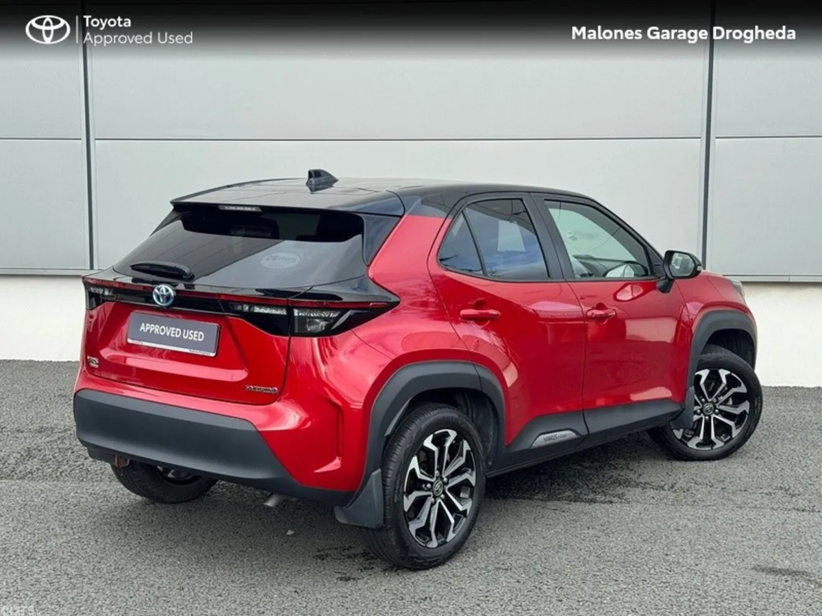 Toyota Yaris Cross Hatchback, Petrol Hybrid, 2023, Red