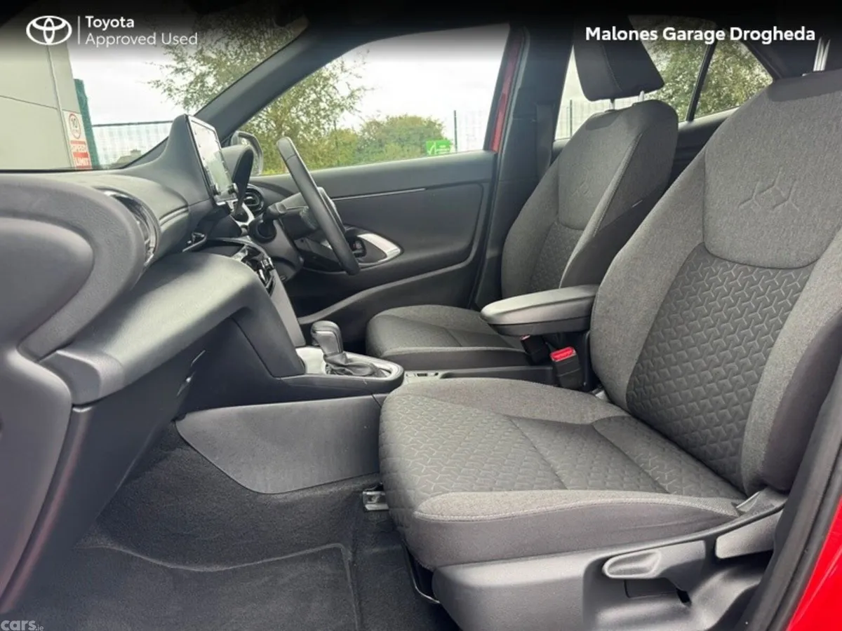 Toyota Yaris Cross Hatchback, Petrol Hybrid, 2023, Red