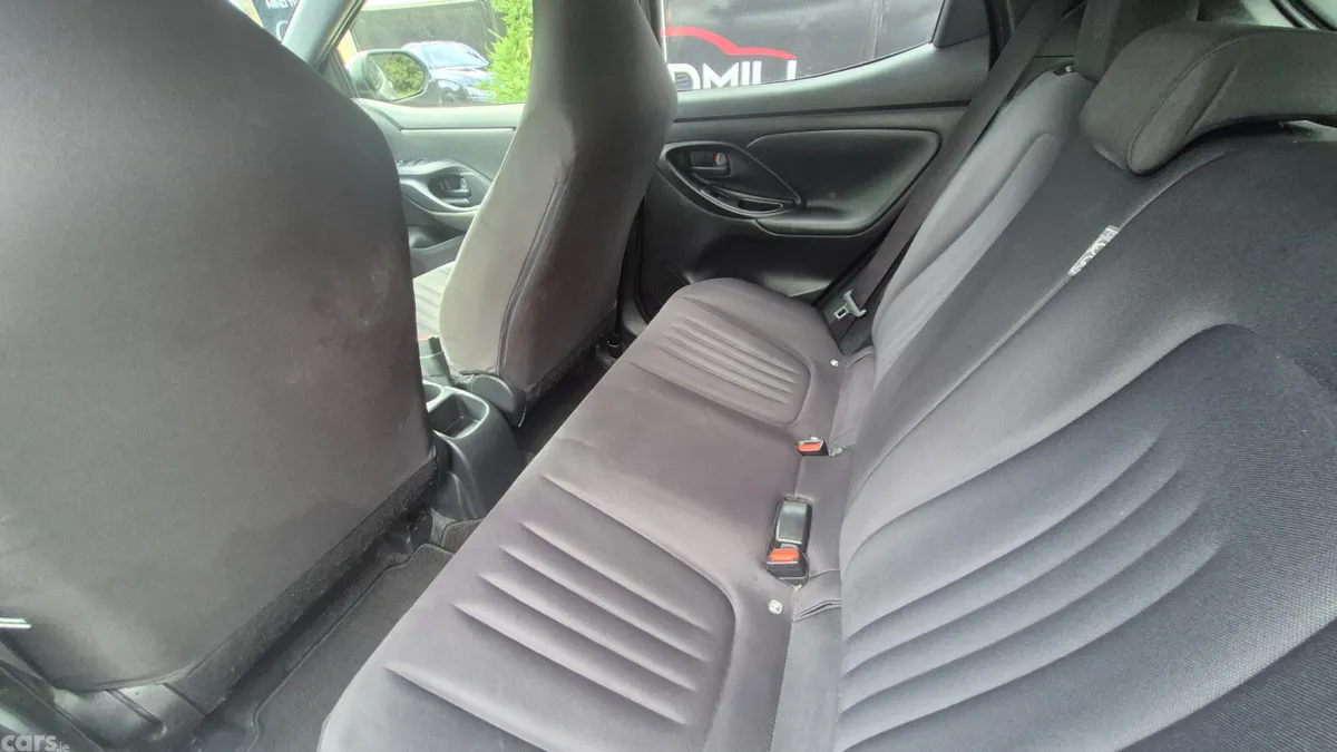 Toyota Yaris Hatchback, Petrol Hybrid, 2021, Silver