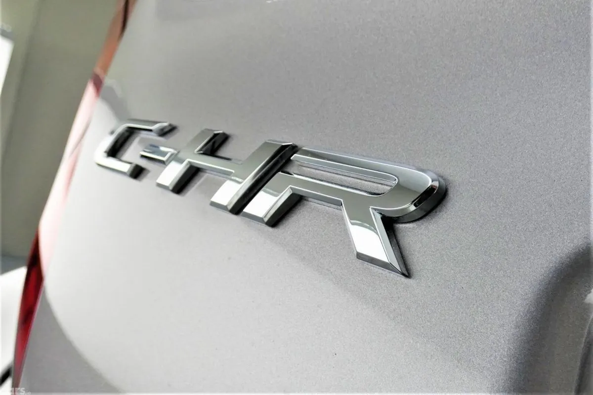 Toyota C-HR SUV, Petrol Hybrid, 2023, Silver