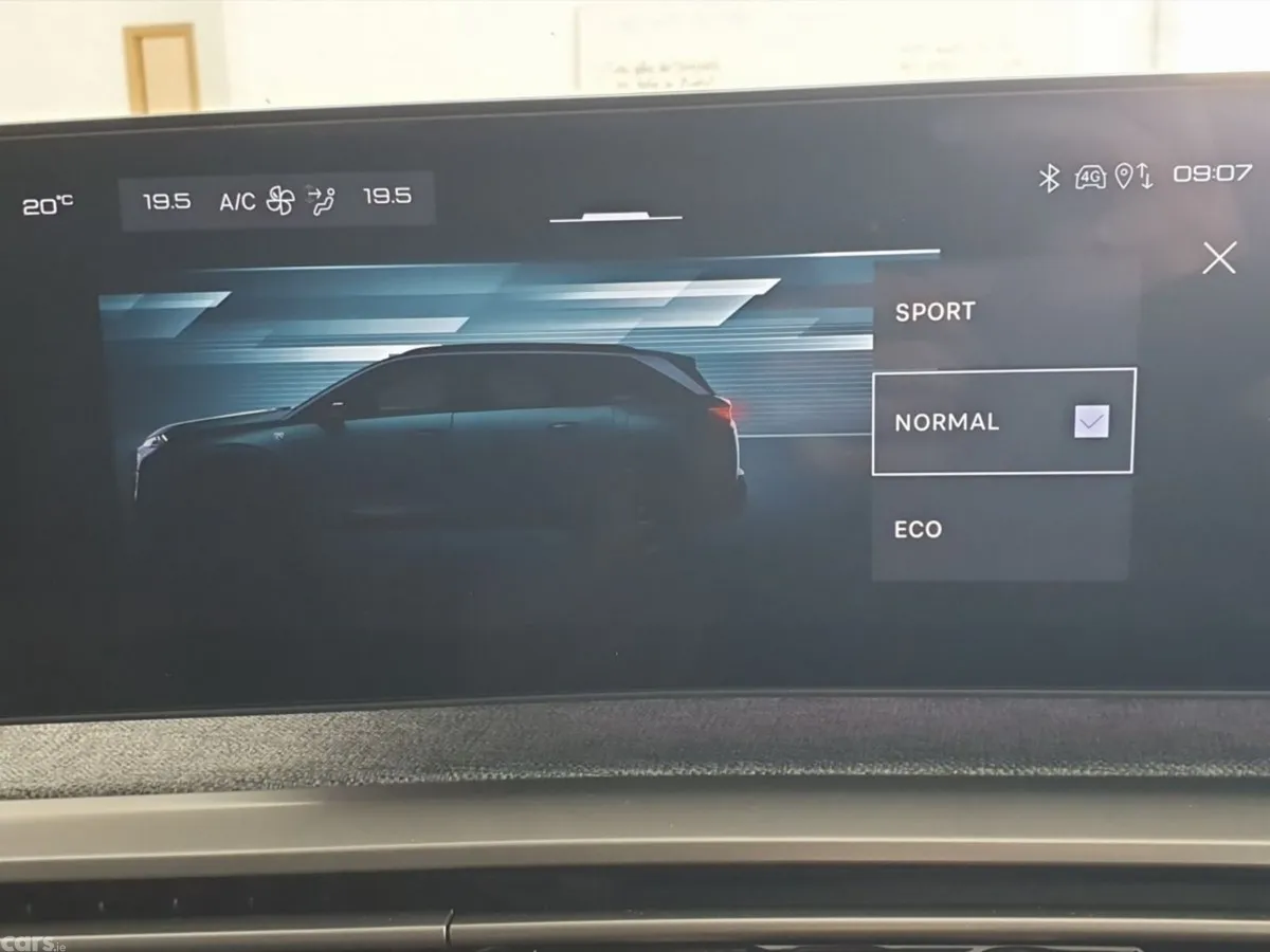 Peugeot 5008 MPV, Petrol, 2025, Grey