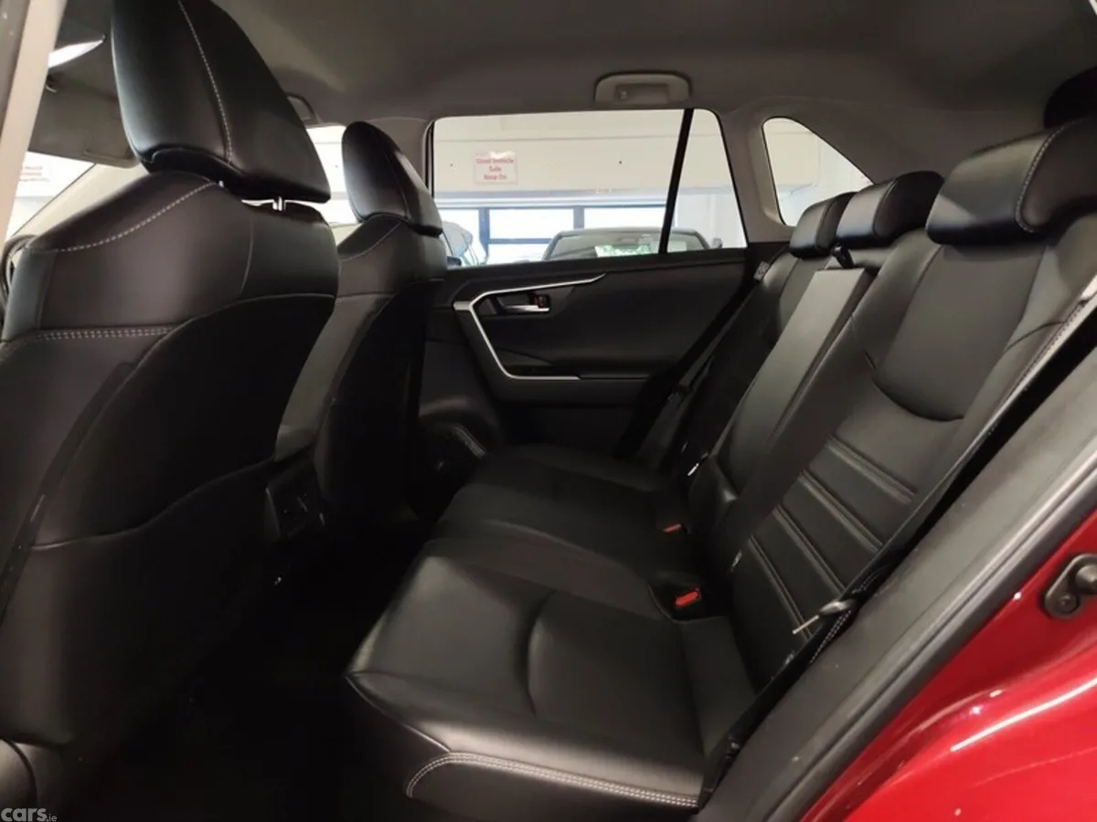 Toyota RAV4 SUV, Petrol Hybrid, 2023, Red