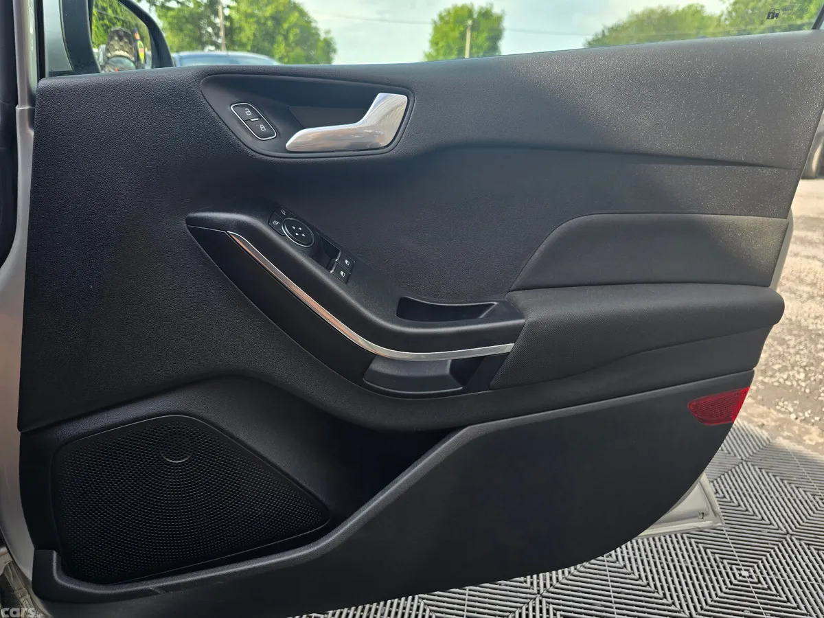Ford Fiesta Hatchback, Petrol, 2019, Silver