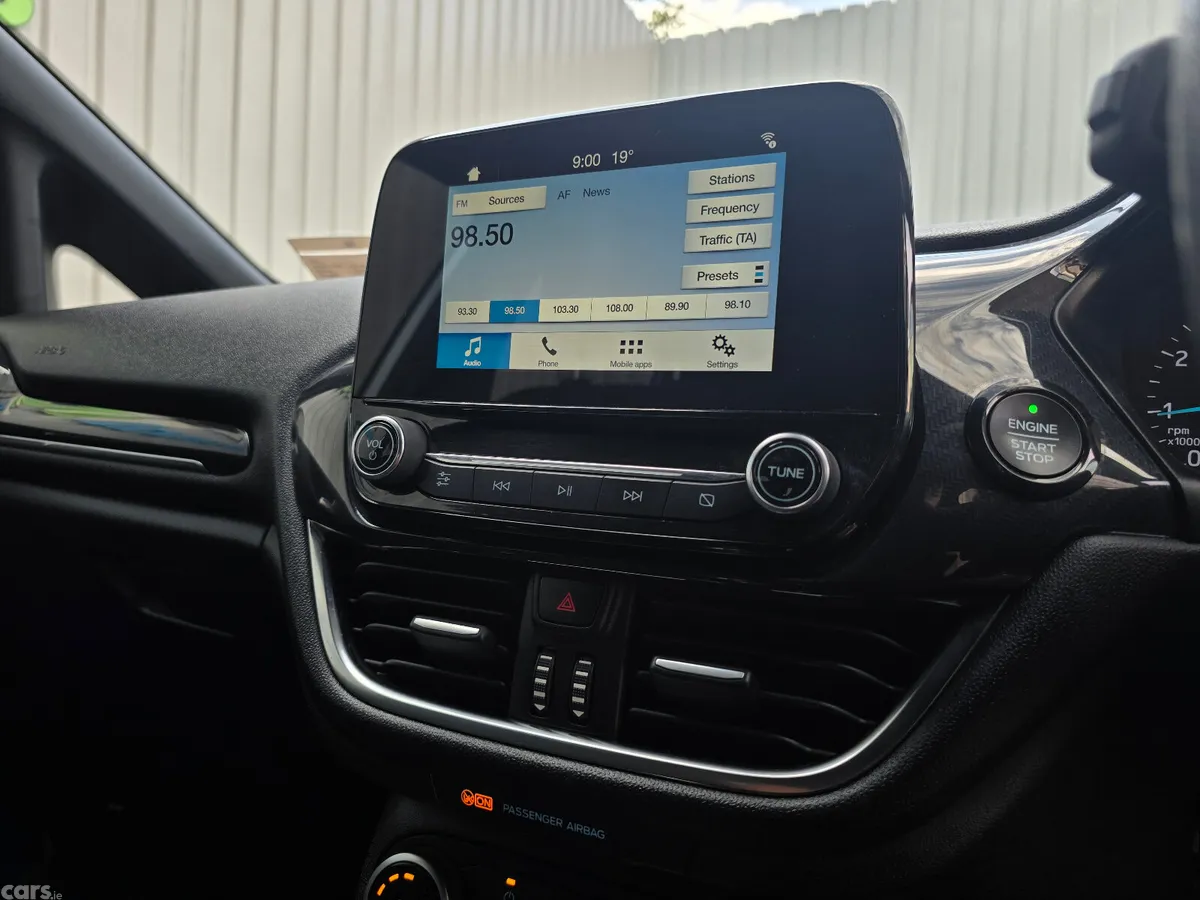 Ford Fiesta Hatchback, Petrol, 2019, Silver
