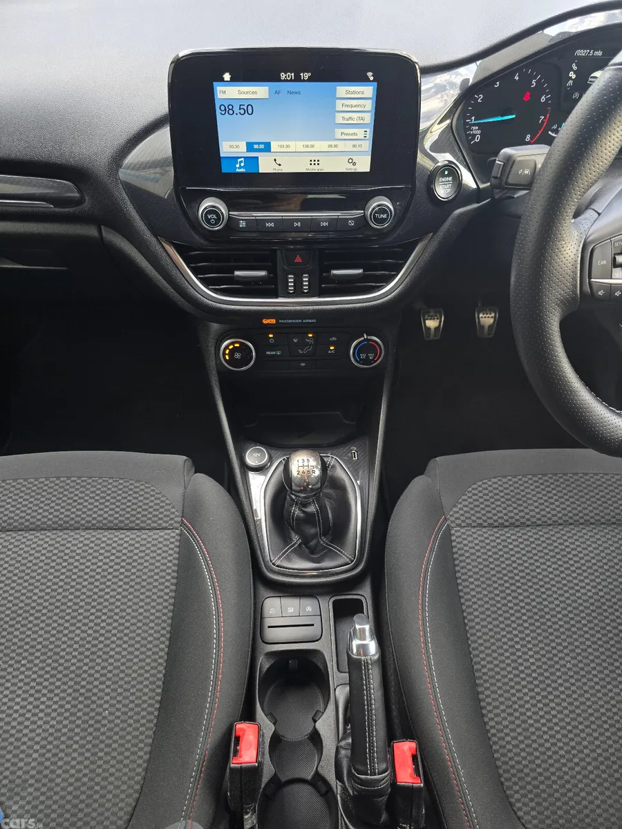Ford Fiesta Hatchback, Petrol, 2019, Silver