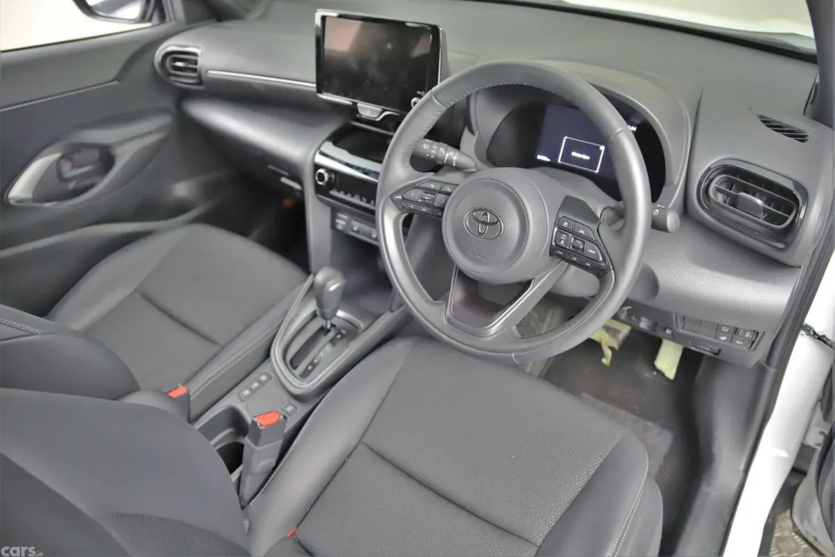 Toyota Yaris Cross SUV, Petrol Hybrid, 2025, White