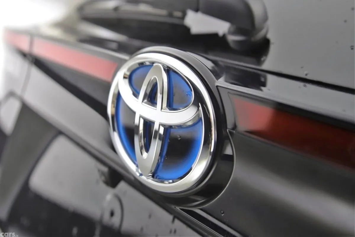 Toyota Yaris Cross SUV, Petrol Hybrid, 2025, White