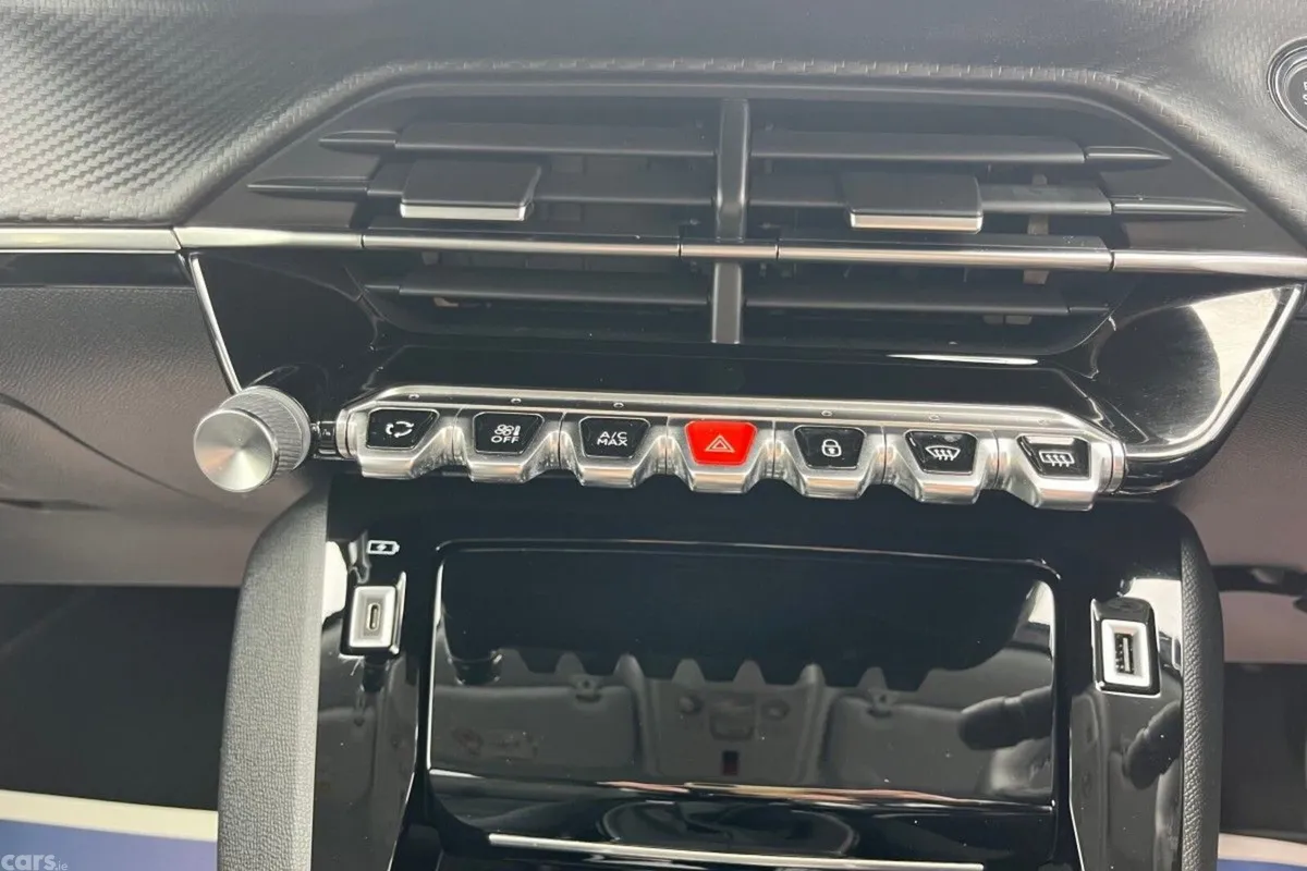 Peugeot 2008 SUV, Petrol, 2022, White
