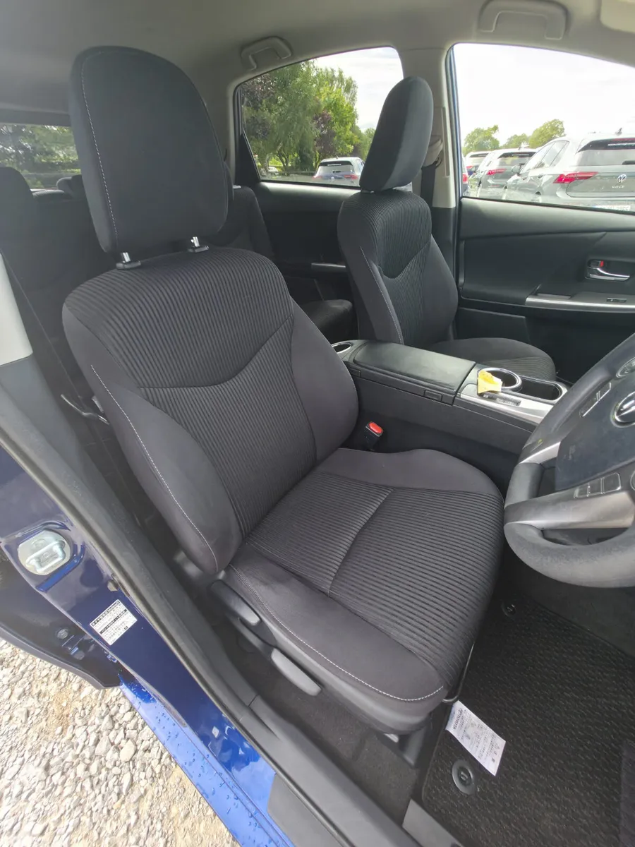 Toyota Prius Estate, Petrol Hybrid, 2017, Blue