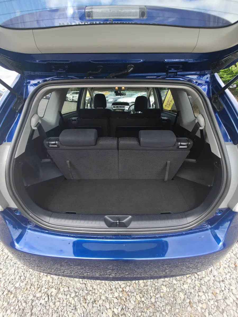 Toyota Prius Estate, Petrol Hybrid, 2017, Blue