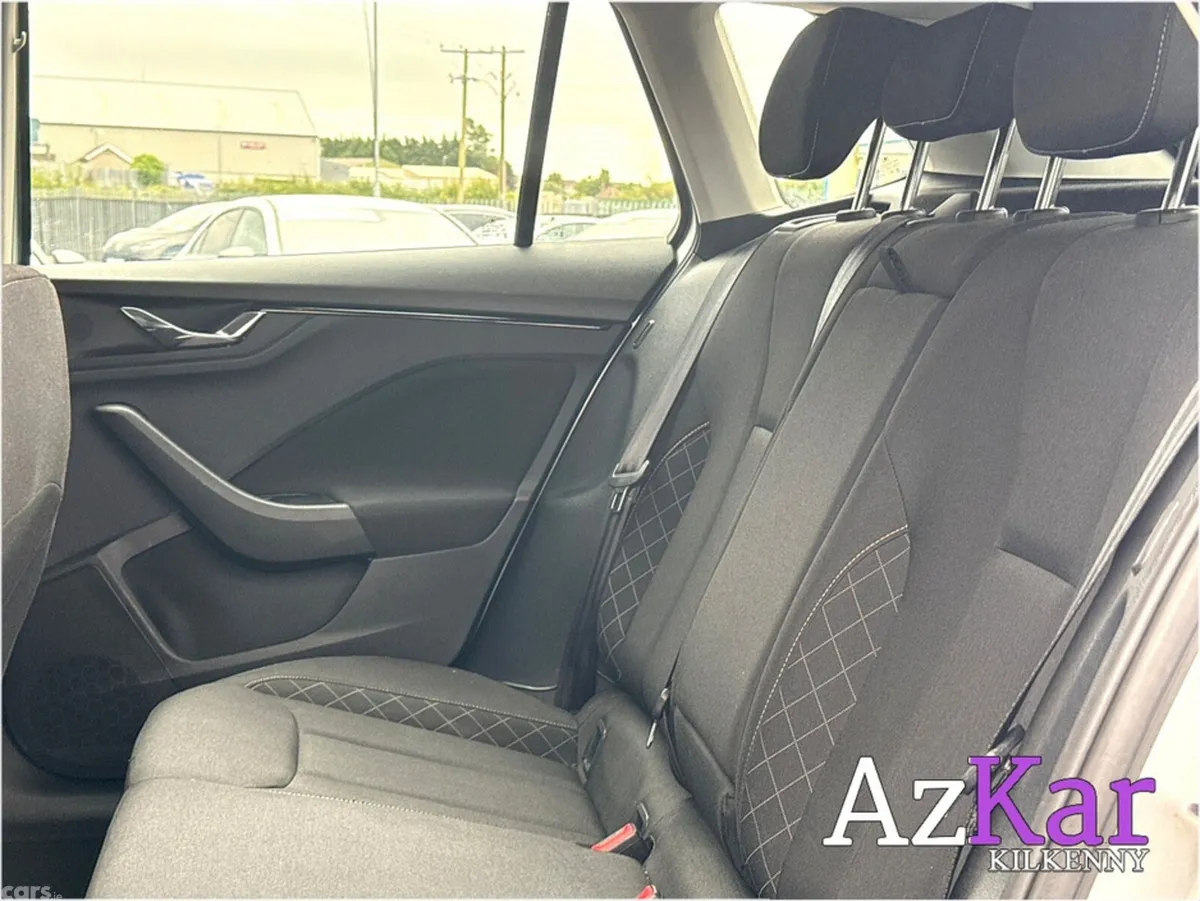 Skoda Kamiq Hatchback, Petrol, 2023, Grey
