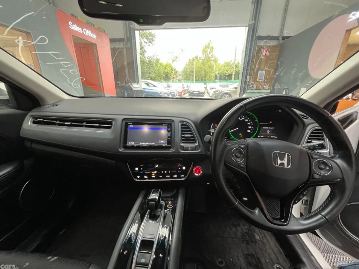 Honda Vezel SUV, Petrol, 2018, White