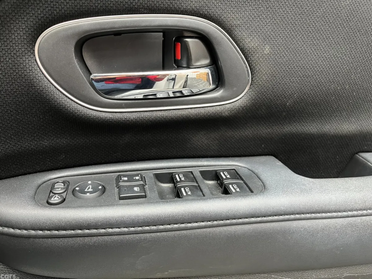Honda Vezel SUV, Petrol, 2018, White