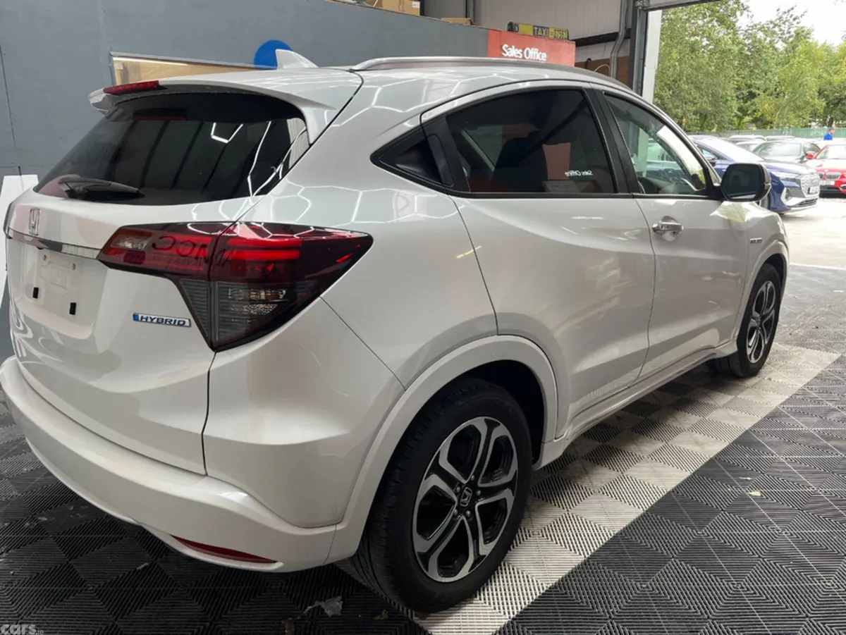 Honda Vezel SUV, Petrol, 2018, White