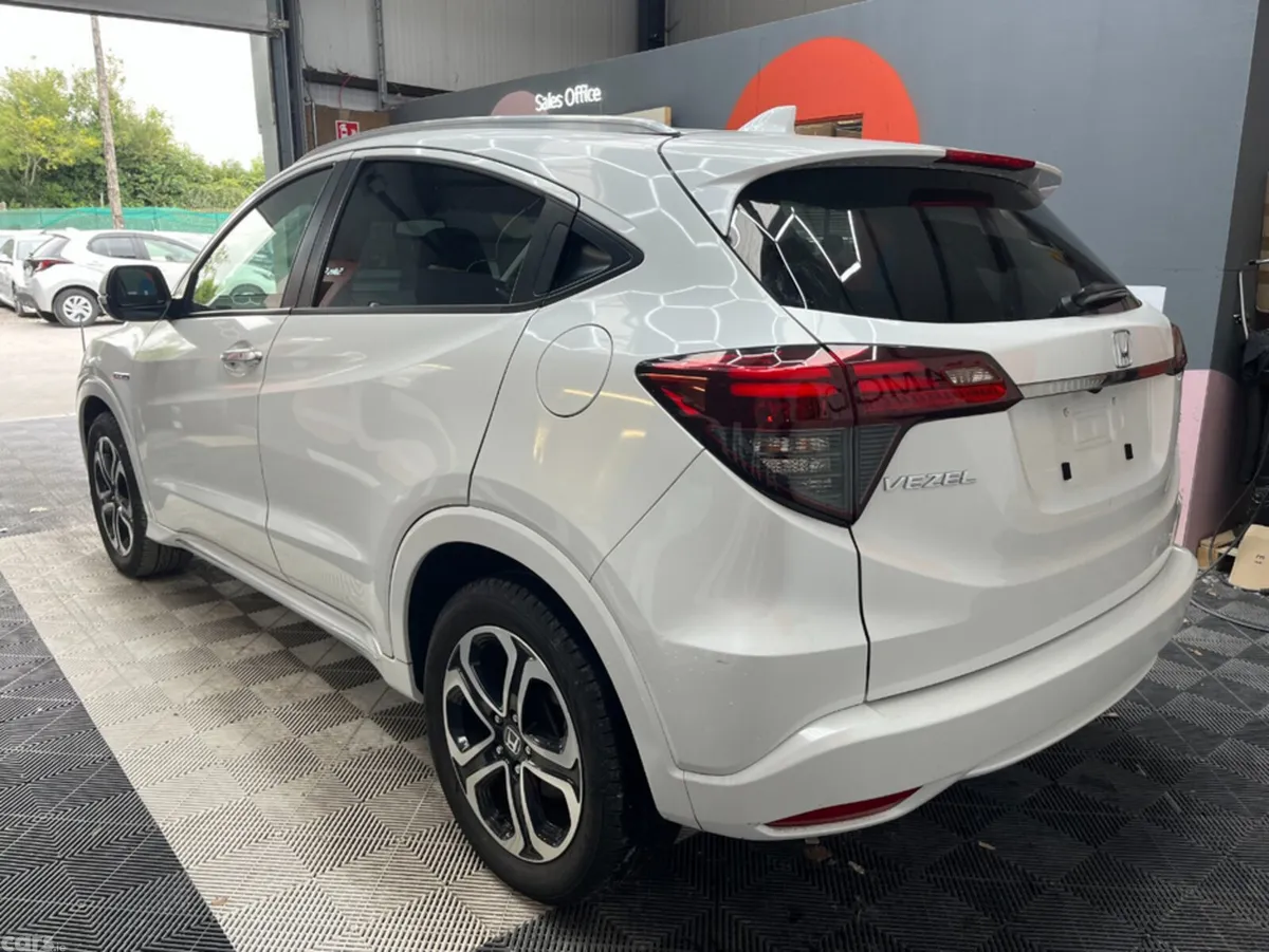Honda Vezel SUV, Petrol, 2018, White