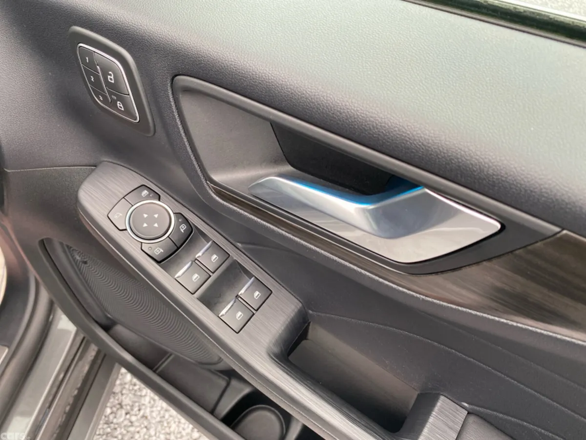Ford Kuga MPV, Petrol Plug-in Hybrid, 2022, Grey