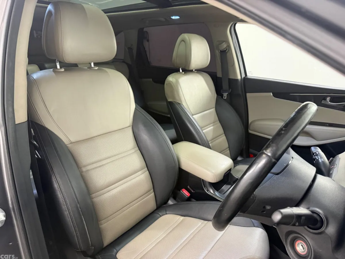 Kia Sorento SUV, Diesel, 2015, Grey